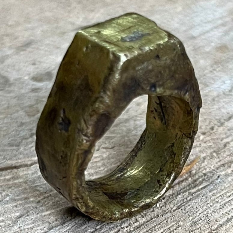 Anillo DIVINO (bronce)