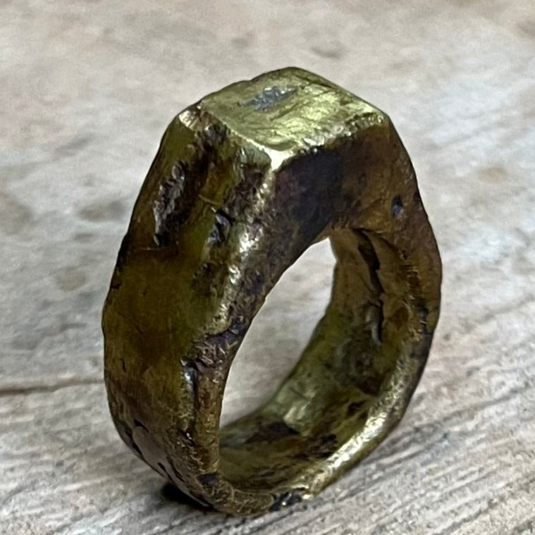 Anillo DIVINO (bronce)